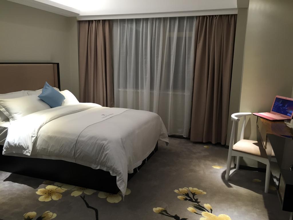 Insail Hotels Zhujiang New Town Jinan University Branch Kanton Zimmer foto