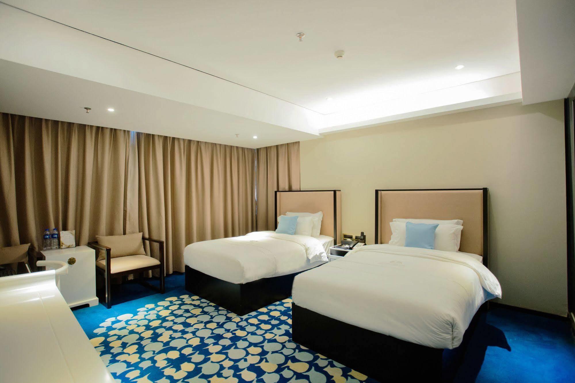 Insail Hotels Zhujiang New Town Jinan University Branch Kanton Exterior foto
