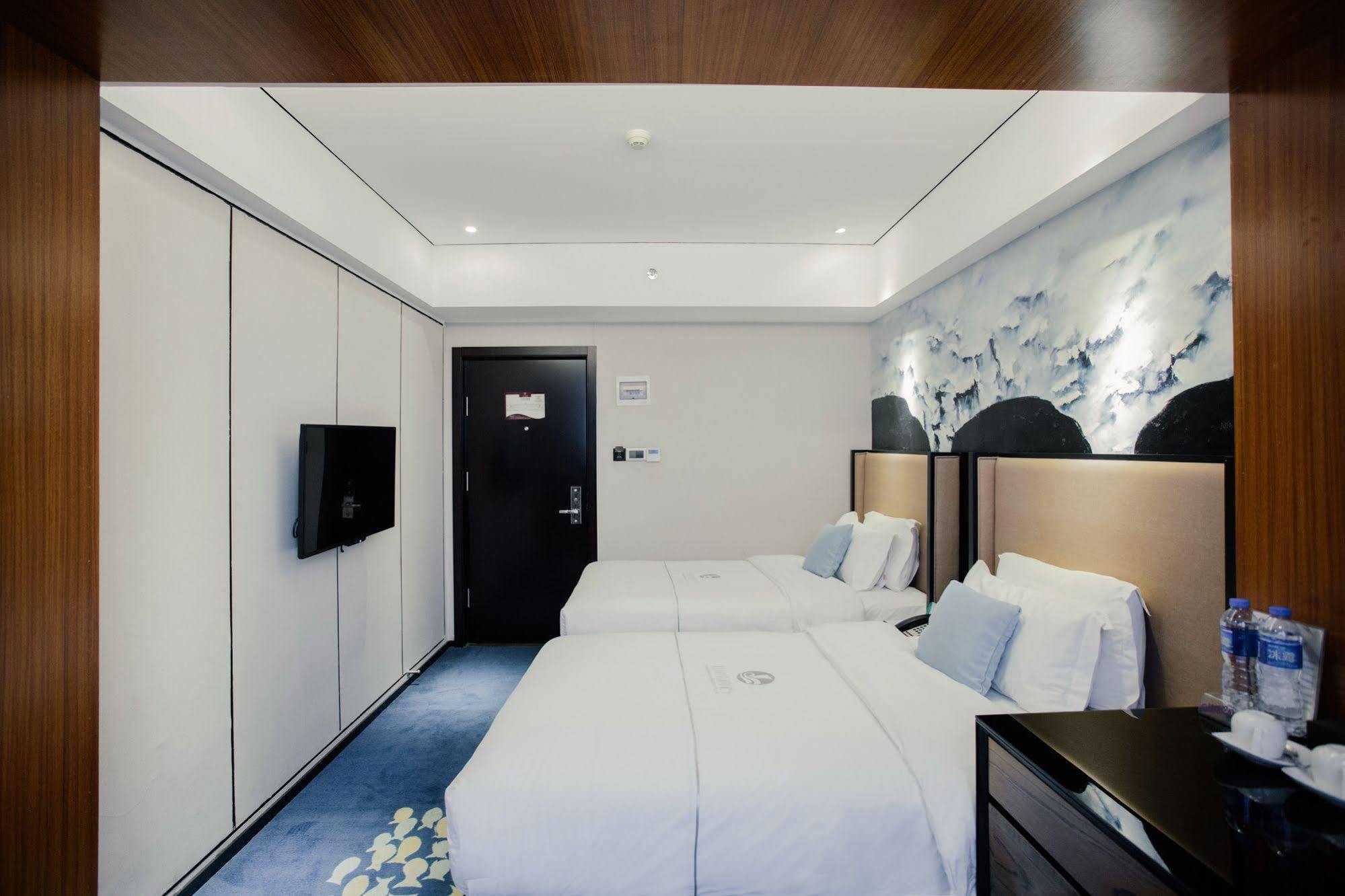 Insail Hotels Zhujiang New Town Jinan University Branch Kanton Exterior foto