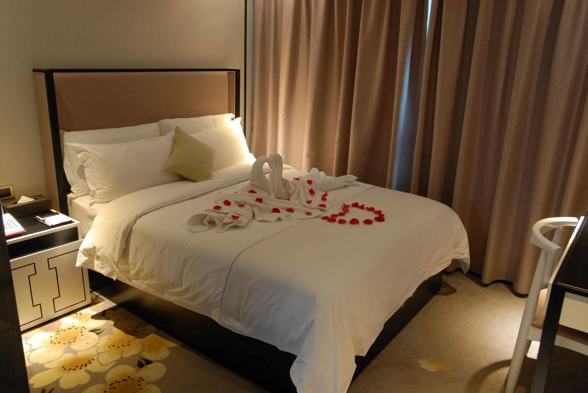 Insail Hotels Zhujiang New Town Jinan University Branch Kanton Exterior foto