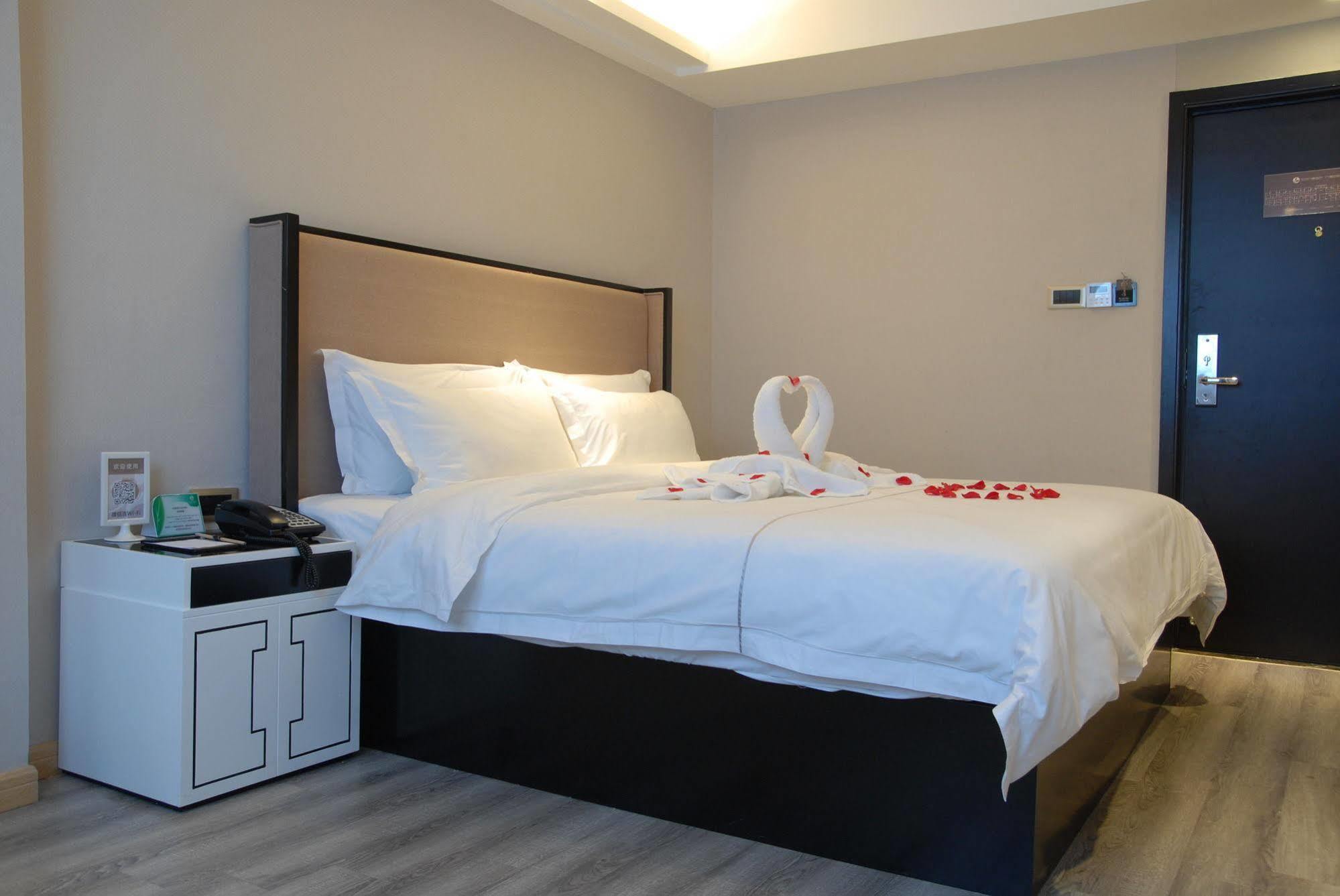 Insail Hotels Zhujiang New Town Jinan University Branch Kanton Exterior foto